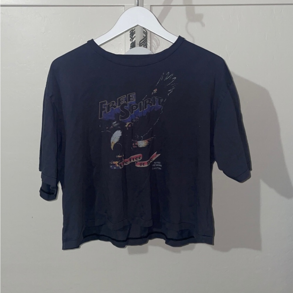 Free Spirit Graphic Crop
